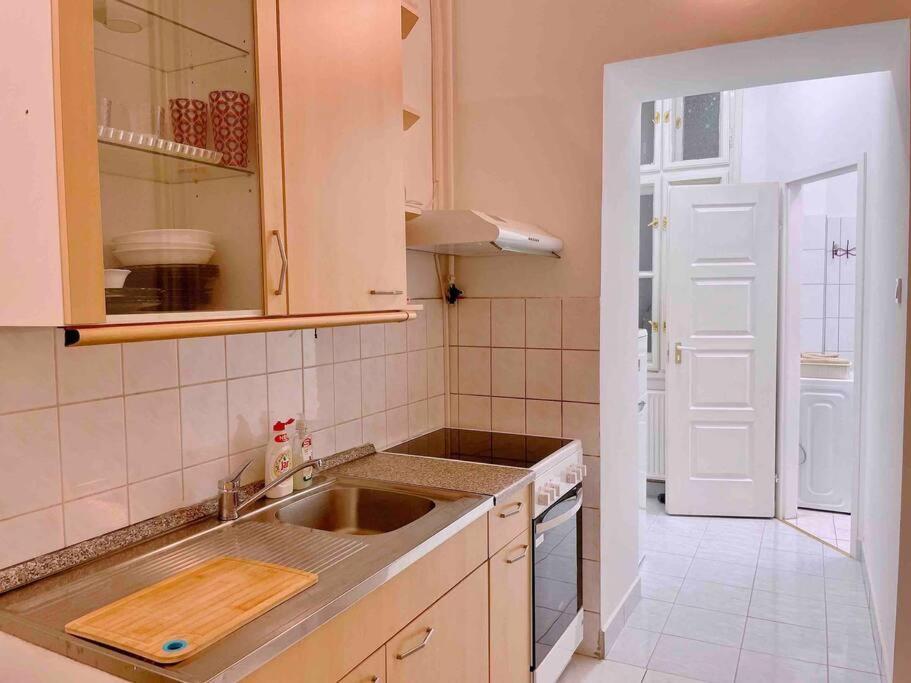C Downtown Cozy Family Loft Budapeste Exterior foto